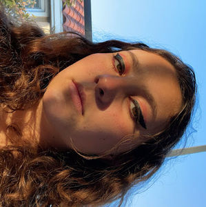 Meet your Posher, Daphne